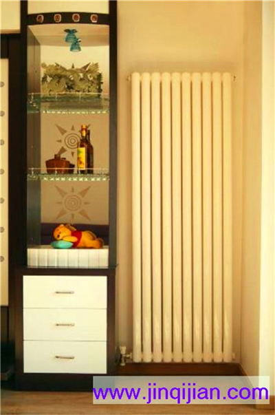 鋼制暖氣片防腐蝕性能與防腐劑密切相關(guān)，金旗艦鋼制暖氣片遠銷歐洲