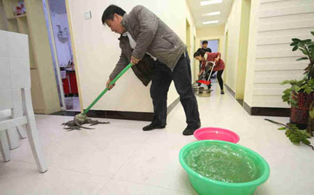 暖氣打壓試水漏水現場